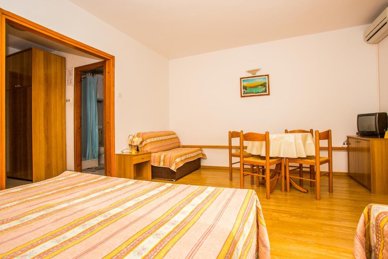 Apartmani Pava Omiš Exteriör bild