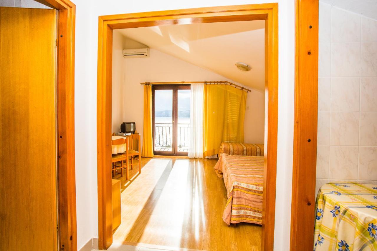 Apartmani Pava Omiš Exteriör bild
