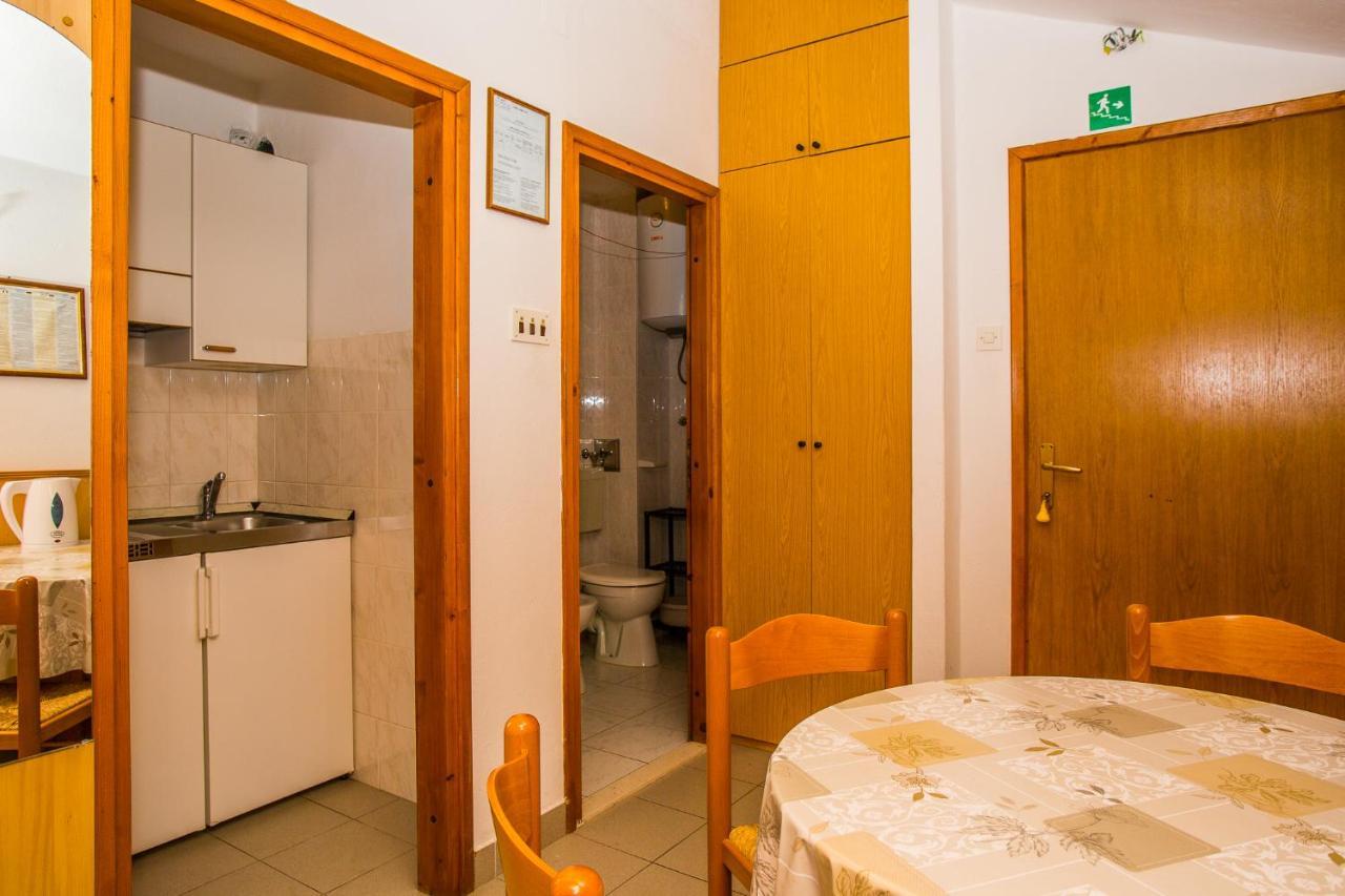 Apartmani Pava Omiš Exteriör bild
