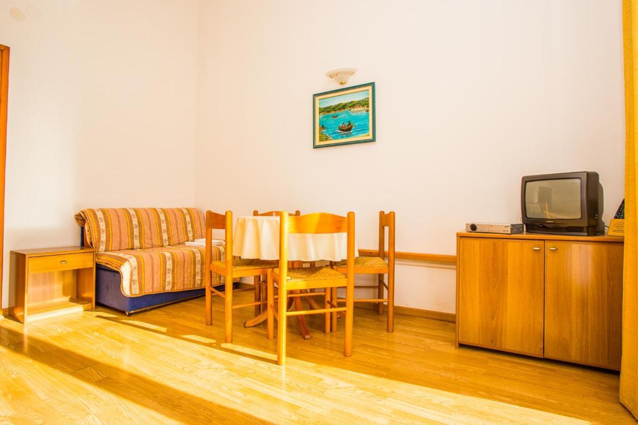 Apartmani Pava Omiš Exteriör bild