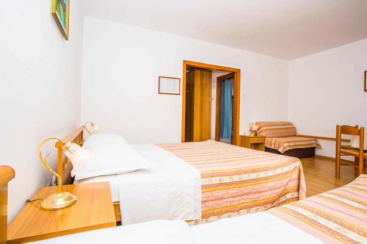 Apartmani Pava Omiš Exteriör bild