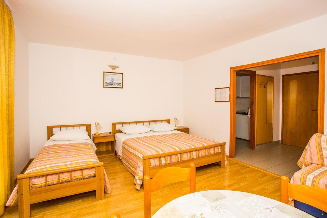 Apartmani Pava Omiš Exteriör bild